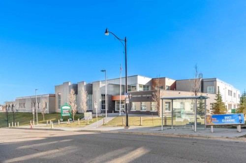 932 Sherwood Boulevard Nw, Calgary, AB 