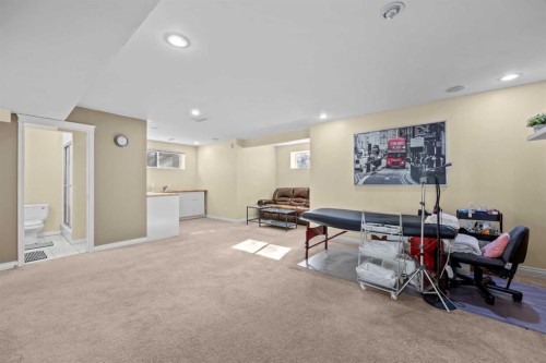 203 St Moritz Drive Sw, Calgary, AB 