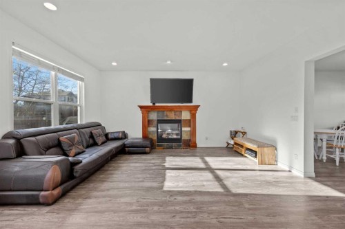 203 St Moritz Drive Sw, Calgary, AB 