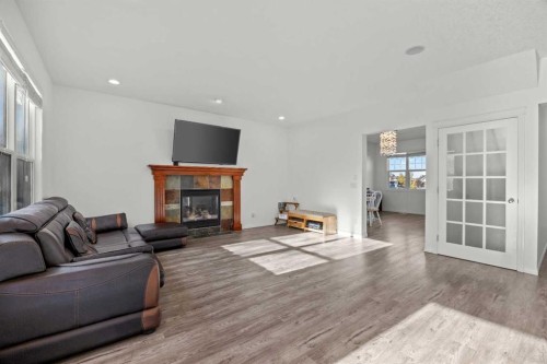 203 St Moritz Drive Sw, Calgary, AB 