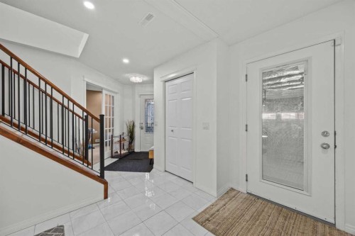 203 St Moritz Drive Sw, Calgary, AB 