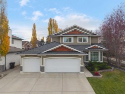 278 Douglasdale Point SE Calgary, AB T2Z 3A2