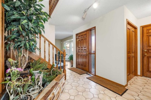 220 Hawkview Manor Circle Nw, Calgary, AB 