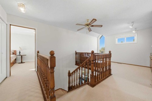 220 Hawkview Manor Circle Nw, Calgary, AB 