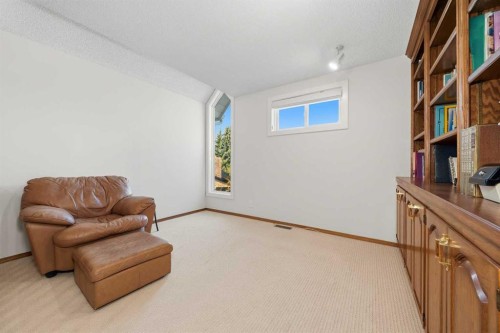 220 Hawkview Manor Circle Nw, Calgary, AB 