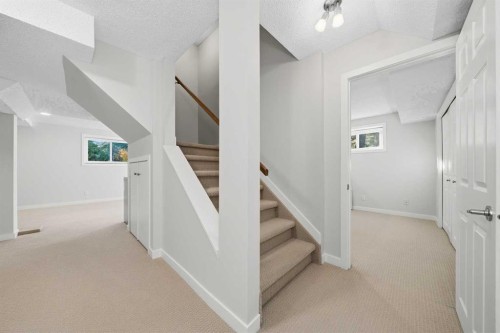 220 Hawkview Manor Circle Nw, Calgary, AB 