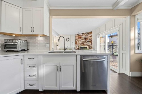 220 Hawkview Manor Circle Nw, Calgary, AB 