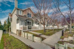 60 Tuscany Court NW Calgary, AB T3L 2Z1