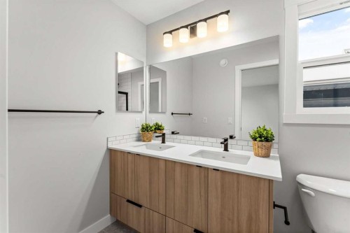 70 Versant View Sw, Calgary, AB 