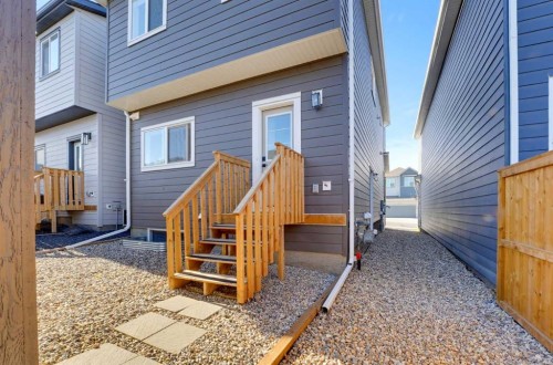 70 Versant View Sw, Calgary, AB 