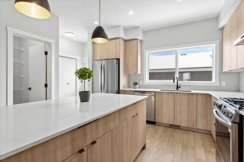 70 Versant View Sw, Calgary, AB 