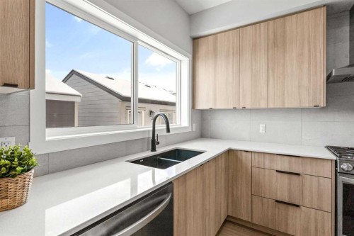 70 Versant View Sw, Calgary, AB 