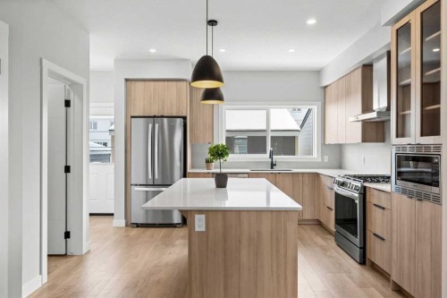 70 Versant View Sw, Calgary, AB 