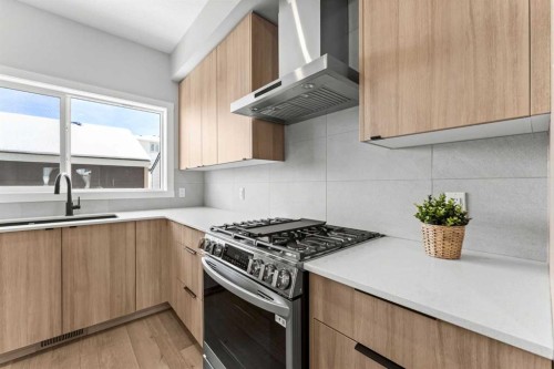 70 Versant View Sw, Calgary, AB 