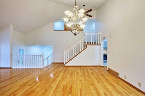 7 Suncastle Crescent Se, Calgary, AB 