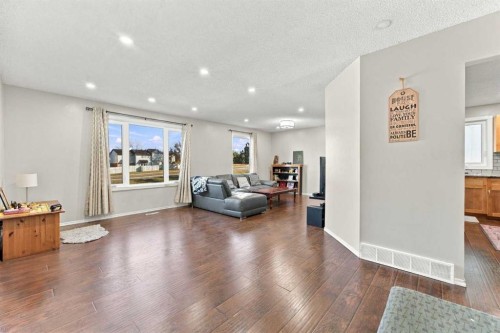 95 Rundleson Way Ne, Calgary, AB 