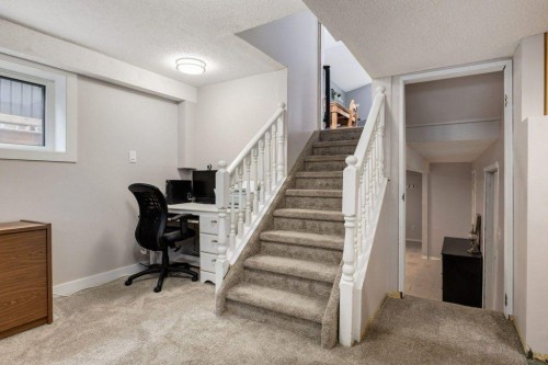 228 Deer Ridge Place Se, Calgary, AB 