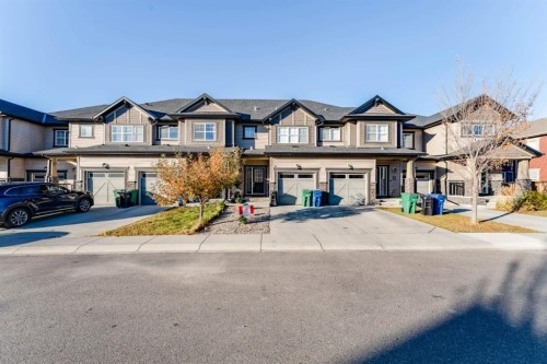 230 Hillcrest Square SW Airdrie, AB T4B 4J2