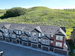 272 Cranbrook Square SE Calgary, AB T3M 3K8