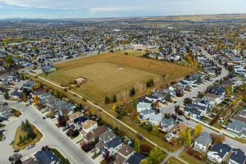 279 Panamount Hill Nw, Calgary, AB 