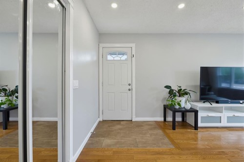 1303 Penedo Crescent Se, Calgary, AB 
