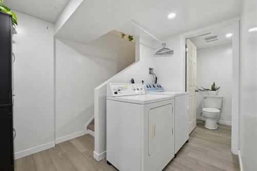 1303 Penedo Crescent Se, Calgary, AB 