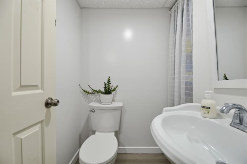 1303 Penedo Crescent Se, Calgary, AB 