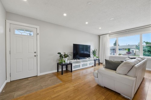 1303 Penedo Crescent Se, Calgary, AB 