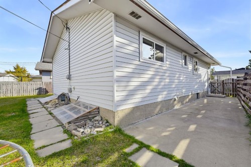 1303 Penedo Crescent Se, Calgary, AB 
