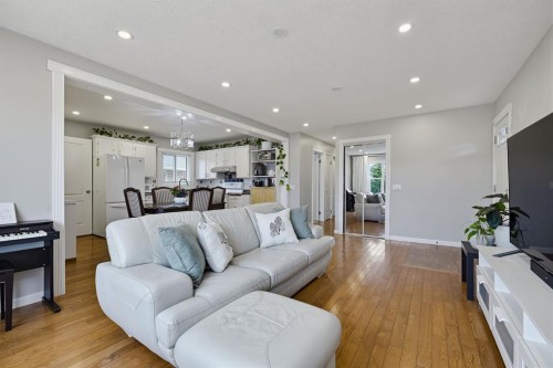 1303 Penedo Crescent Se, Calgary, AB 