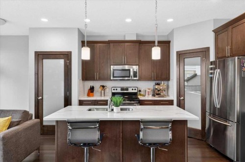 416 37 Avenue Nw, Calgary, AB 