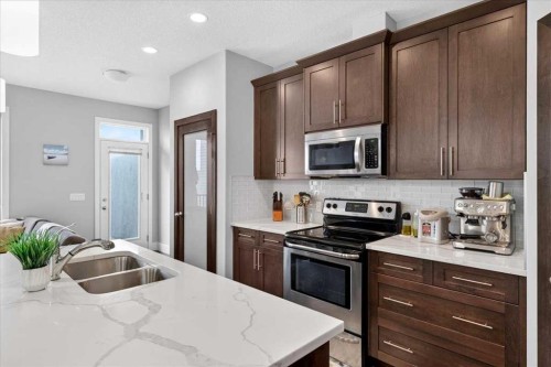 416 37 Avenue Nw, Calgary, AB 