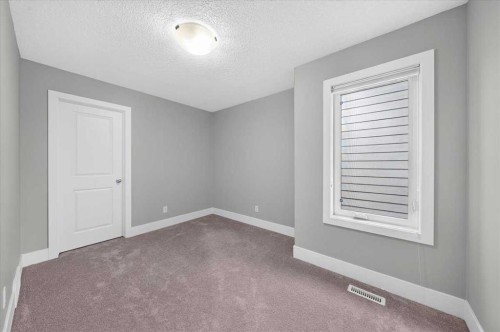 416 37 Avenue Nw, Calgary, AB 