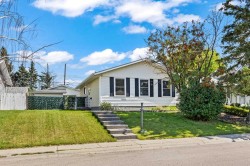 5212 Marshall Road NE Calgary, AB T2A 2Y9