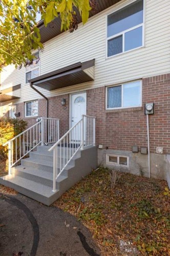 42-32 Whitnel Court NE Calgary, AB T1Y 5E3