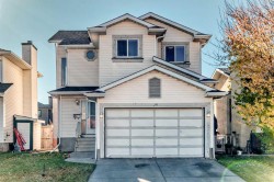 66 Harvest Oak Crescent NE Calgary, AB T3K 4E1