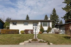 808 Stonehaven Road SW Calgary, AB T2W 0P6