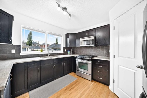 139 89 Street Sw, Calgary, AB 