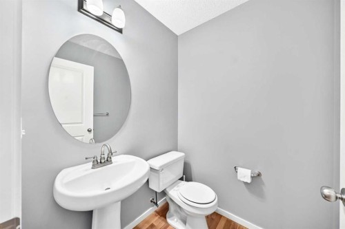 139 89 Street Sw, Calgary, AB 