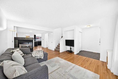 139 89 Street Sw, Calgary, AB 