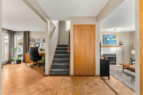 54 Deerview Terrace Se, Calgary, AB 