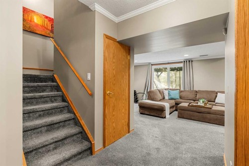 54 Deerview Terrace Se, Calgary, AB 