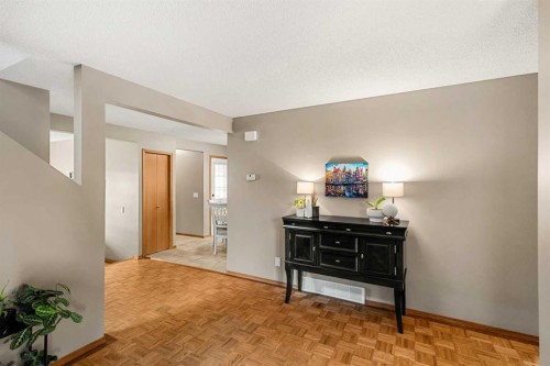 54 Deerview Terrace Se, Calgary, AB 