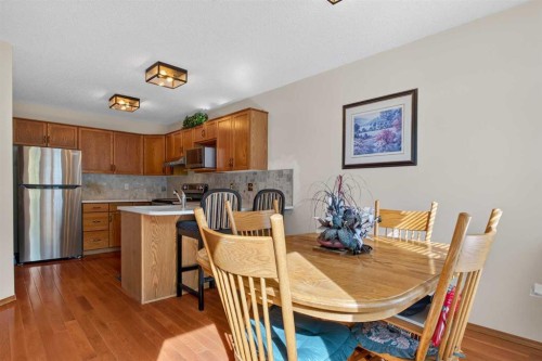 302 Mt Mckenzie Gardens Se, Calgary, AB 