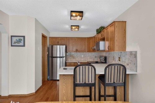 302 Mt Mckenzie Gardens Se, Calgary, AB 