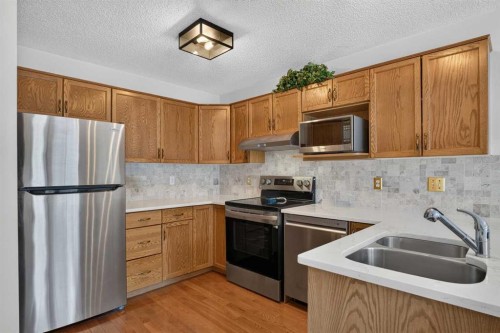 302 Mt Mckenzie Gardens Se, Calgary, AB 