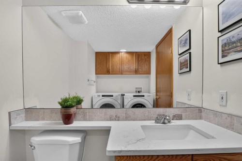 302 Mt Mckenzie Gardens Se, Calgary, AB 