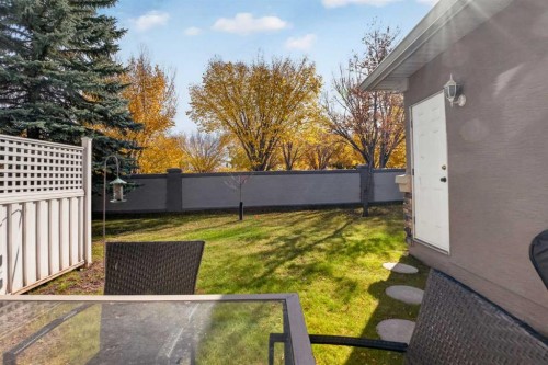 302 Mt Mckenzie Gardens Se, Calgary, AB 