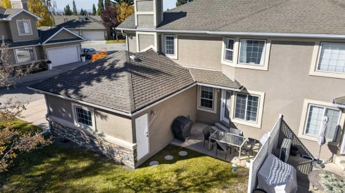 302 Mt Mckenzie Gardens Se, Calgary, AB 