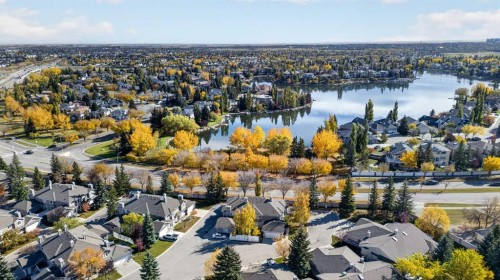 302 Mt Mckenzie Gardens Se, Calgary, AB 